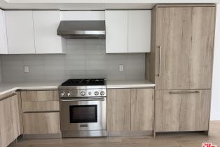 , 8210 Fountain ave, West Hollywood , CA 90046 - 4