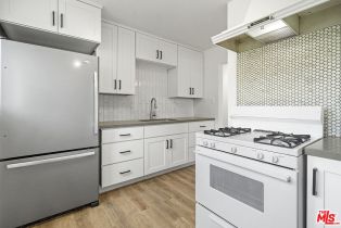 , 1326 Screenland dr, Burbank, CA 91505 - 7