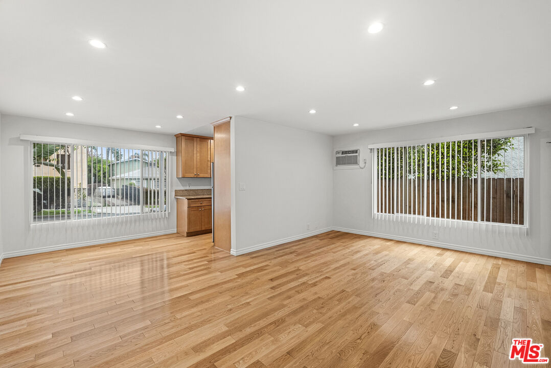 Apartment, 1037 La Jolla ave, West Hollywood , CA 90046 - 1