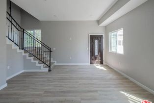 Single Family Residence, 10605 Owensmouth ave, Chatsworth, CA 91311 - 4