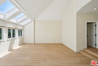 , 5131 Campo rd, Woodland Hills, CA 91364 - 3