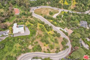 , 3301 COLDWATER CANYON ave, Studio City, CA 91604 - 4