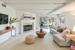 Single Family Residence, 21924 Buena Ventura st, Woodland Hills, CA 91364 - 4