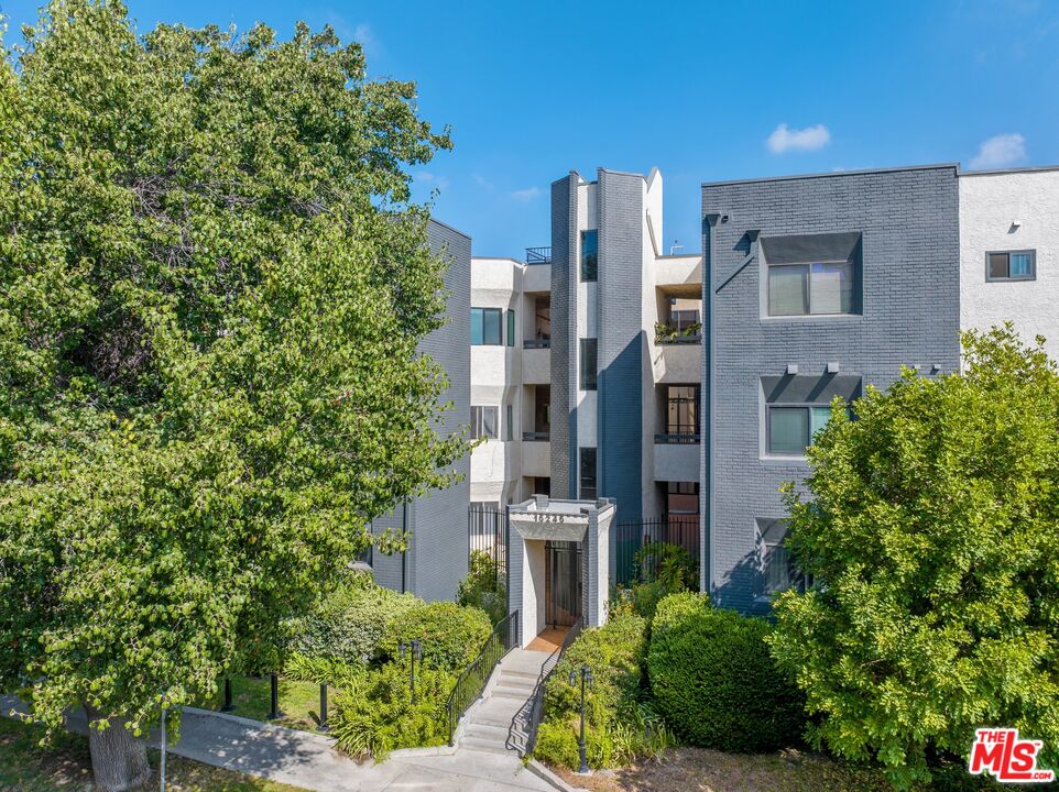 Condominium, 15245 La Maida st, Sherman Oaks, CA 91403 - 1