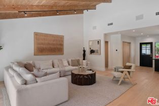 Single Family Residence, 23520 Mariano st, Woodland Hills, CA 91367 - 4