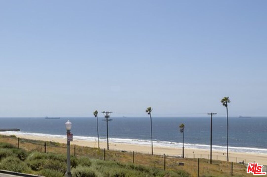 Single Family Residence, 145 Napoleon st, Playa Del Rey , CA 90293 - 1