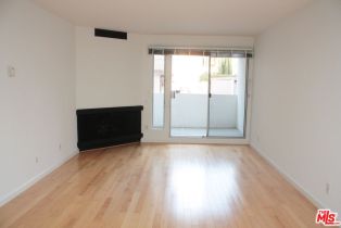 , 1033 3rd st, Santa Monica, CA 90403 - 9