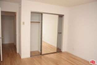 , 1033 3rd st, Santa Monica, CA 90403 - 7