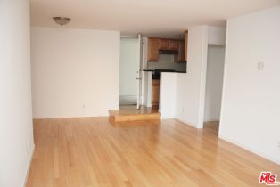 , 1033 3rd st, Santa Monica, CA 90403 - 8