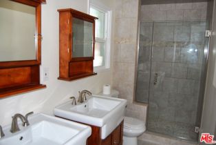 , 22110 Gilmore st, Woodland Hills, CA 91303 - 7