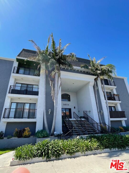 Condominium, 14804 Magnolia blvd, Sherman Oaks, CA 91403 - 1