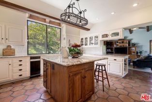 Single Family Residence, 16597 Via Floresta, Pacific Palisades, CA 90272 - 17