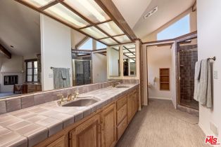 Single Family Residence, 16597 Via Floresta, Pacific Palisades, CA 90272 - 33