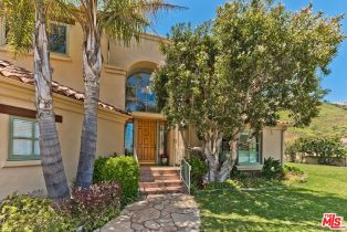 Single Family Residence, 16597 Via Floresta, Pacific Palisades, CA 90272 - 7