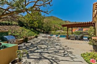 Single Family Residence, 16597 Via Floresta, Pacific Palisades, CA 90272 - 47
