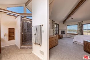 Single Family Residence, 16597 Via Floresta, Pacific Palisades, CA 90272 - 34