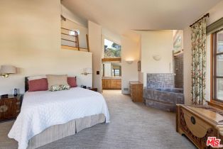 Single Family Residence, 16597 Via Floresta, Pacific Palisades, CA 90272 - 27