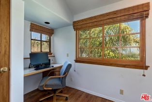 Single Family Residence, 16597 Via Floresta, Pacific Palisades, CA 90272 - 43