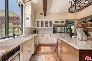 Single Family Residence, 16597 Via Floresta, Pacific Palisades, CA 90272 - 20