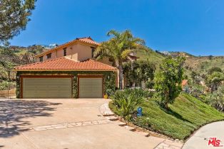 Single Family Residence, 16597 Via Floresta, Pacific Palisades, CA 90272 - 4