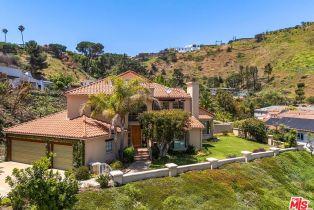 Single Family Residence, 16597 Via Floresta, Pacific Palisades, CA 90272 - 3