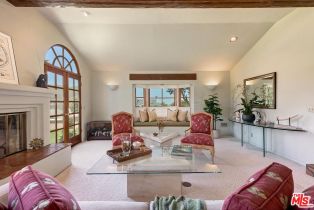 Single Family Residence, 16597 Via Floresta, Pacific Palisades, CA 90272 - 13