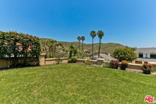 Single Family Residence, 16597 Via Floresta, Pacific Palisades, CA 90272 - 5