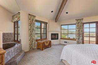 Single Family Residence, 16597 Via Floresta, Pacific Palisades, CA 90272 - 29