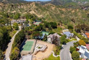 , 17706 Camino De Yatasto, Pacific Palisades, CA 90272 - 4