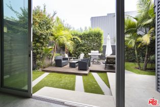 , 707 Flower ave, Venice, CA 90291 - 6