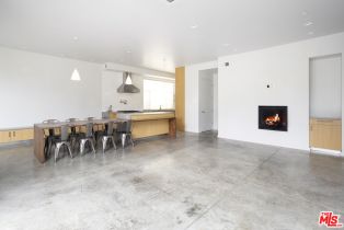 , 707 Flower ave, Venice, CA 90291 - 3