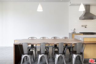 , 707 Flower ave, Venice, CA 90291 - 7