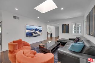 Single Family Residence, 6065 Maury ave, Woodland Hills, CA 91367 - 9