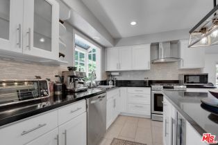 Single Family Residence, 6065 Maury ave, Woodland Hills, CA 91367 - 12