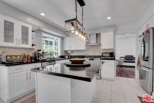 Single Family Residence, 6065 Maury ave, Woodland Hills, CA 91367 - 11