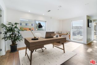 , 1617 Broadway, Santa Monica, CA 90404 - 9