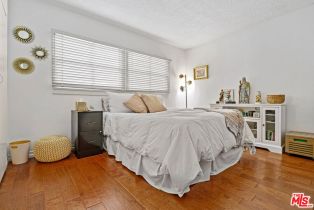 Single Family Residence, 5509 Oakdale ave, Woodland Hills, CA 91364 - 46