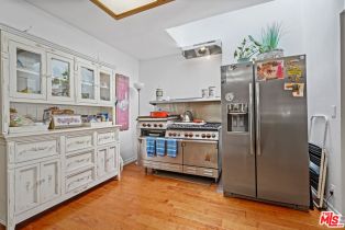 Single Family Residence, 5509 Oakdale ave, Woodland Hills, CA 91364 - 11