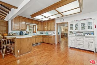 Single Family Residence, 5509 Oakdale ave, Woodland Hills, CA 91364 - 7