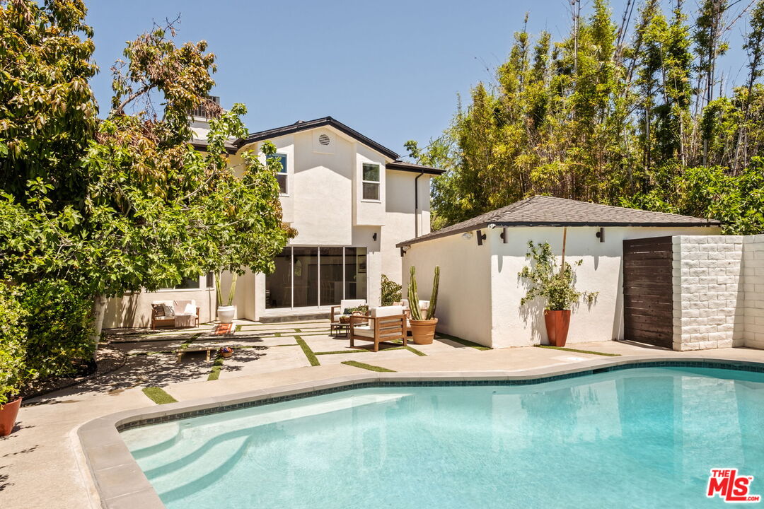 Single Family Residence, 13514 Morrison st, Sherman Oaks, CA 91423 - 1