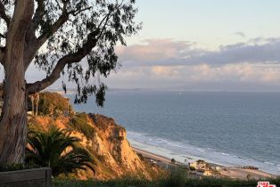 , 15419 Via De Las Olas, Pacific Palisades, CA 90272 - 3