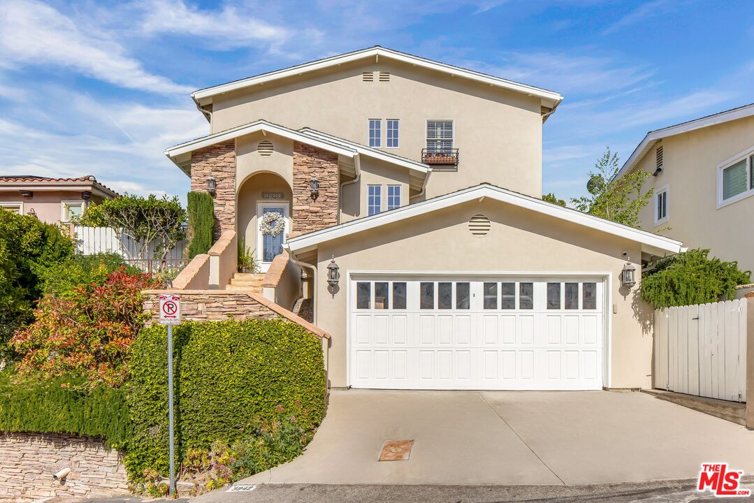 Single Family Residence, 3942 Glenridge dr, Sherman Oaks, CA 91423 - 1