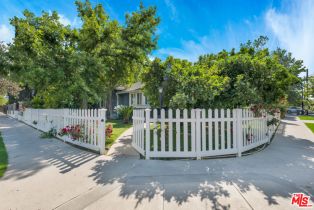 , 6241 Canby ave, Tarzana, CA 91335 - 2