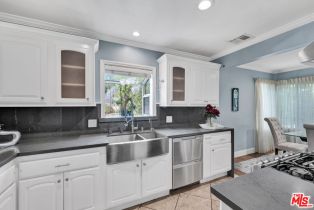 , 6241 Canby ave, Tarzana, CA 91335 - 9