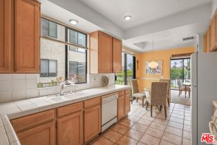 Condominium, 4454 Ventura Canyon ave, Sherman Oaks, CA 91423 - 12
