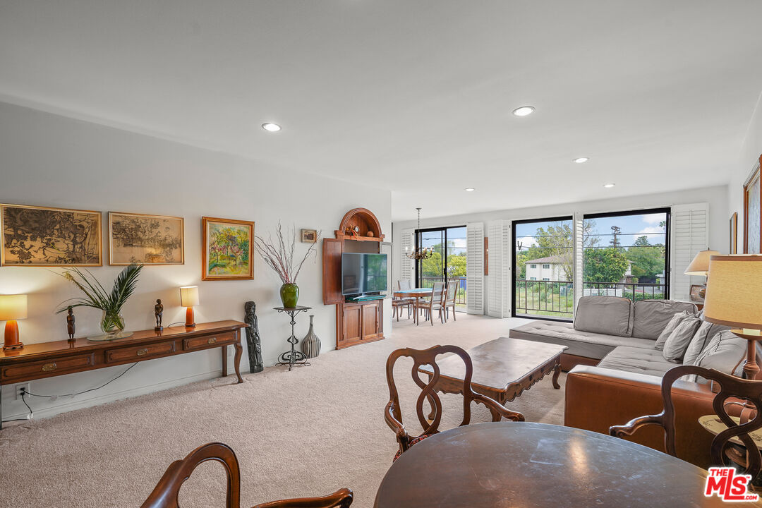 Condominium, 4454 Ventura Canyon ave, Sherman Oaks, CA 91423 - 1