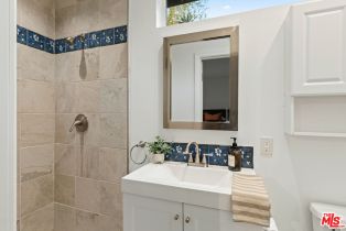 Single Family Residence, 1741 Pier ave, Santa Monica, CA 90405 - 36