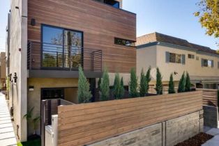 , 456 S. Venice Blvd, Venice, CA 90291 - 3