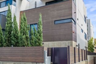 , 454 S. Venice Blvd, Venice, CA 90291 - 3