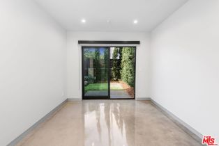 , 454 S. Venice Blvd, Venice, CA 90291 - 6